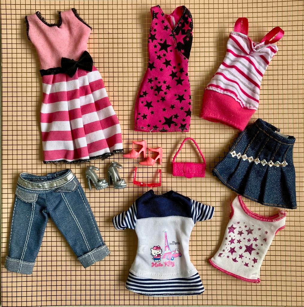 Lotje barbie kleding en accessoires, Kinderen en Baby's, Speelgoed | Poppen, Ophalen of Verzenden, Zo goed als nieuw, Barbie