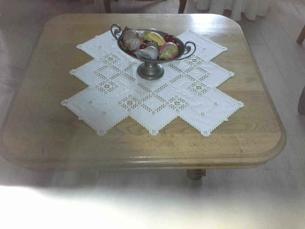 Mooie massief eiken salon tafel, Ophalen of Verzenden