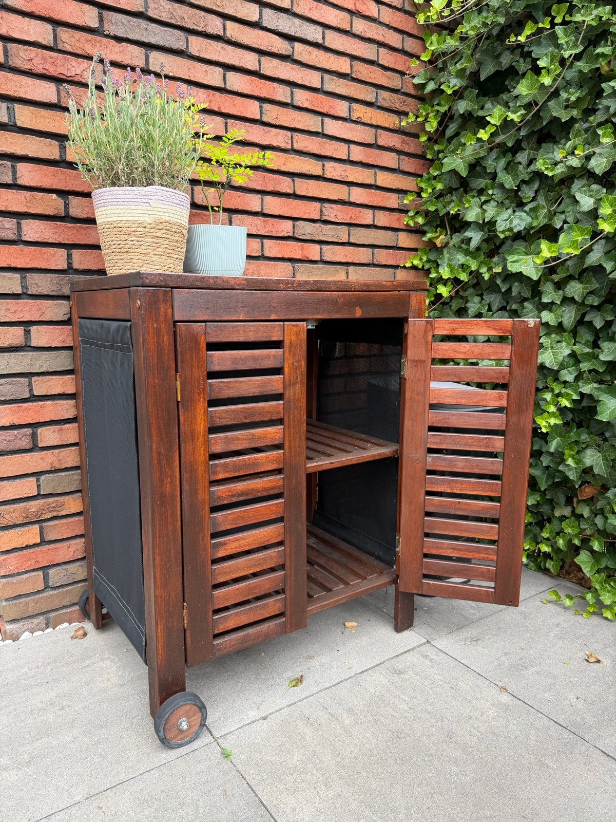 IKEA ÄPPLARÖ serveerwagen / buitenkast van hardhout, Tuin en Terras, Bergingen en Tuinkasten, Ophalen of Verzenden, Gebruikt, Hout