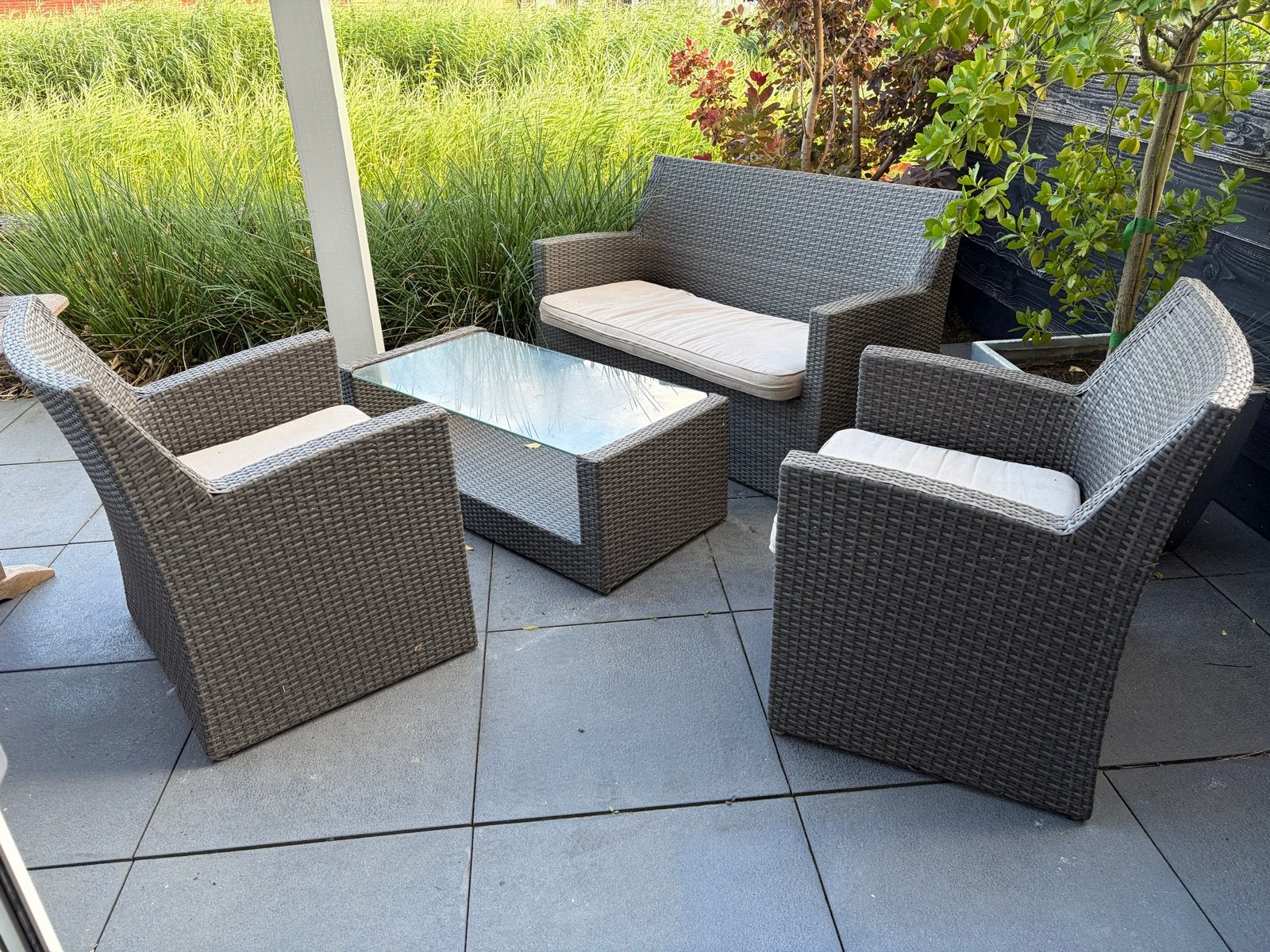 Wicker Loungeset met 2 Stoelen, Bank en Salontafel, Tuin en Terras, Ophalen, 4 zitplaatsen, Gebruikt, Loungeset