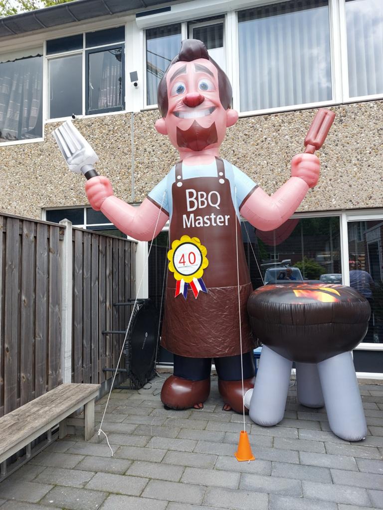 Abraham pop BBQ huren - uniek model - Gekkepoppen Hengelo, Hobby en Vrije tijd, Feestartikelen | Verhuur, Nieuw, Abraham of Sarah