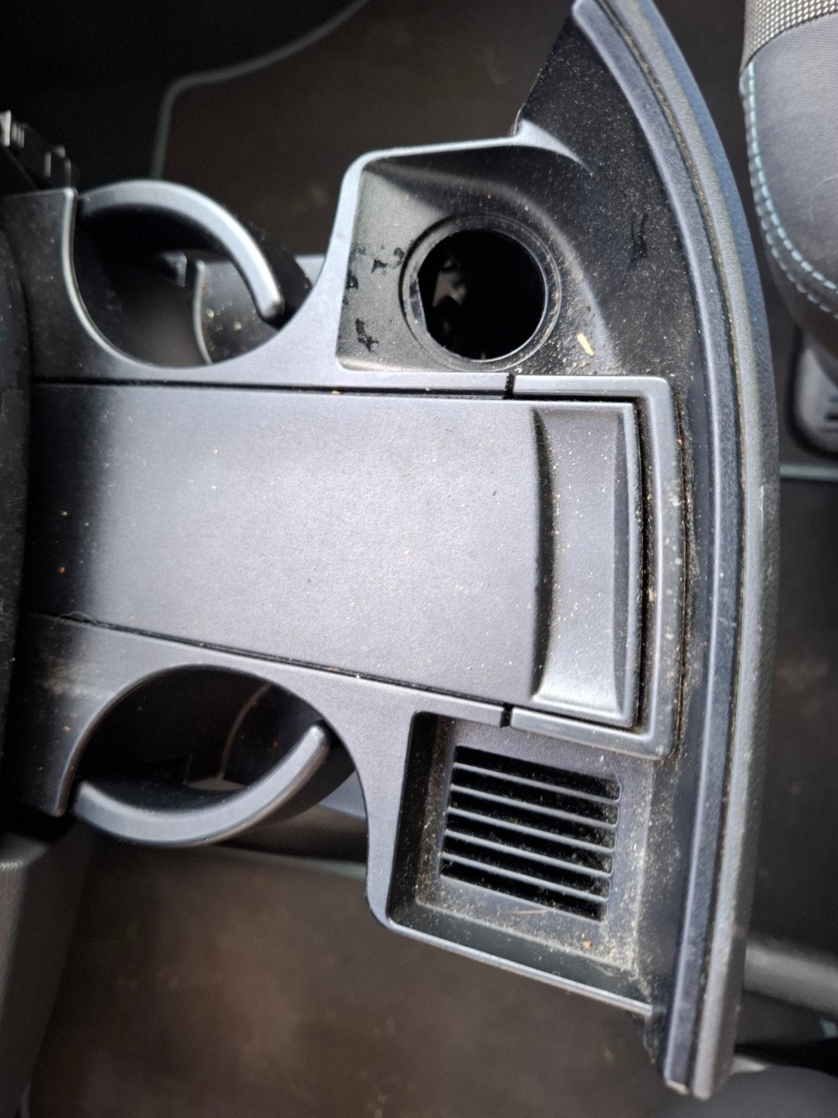 GEZOCHT: Asbak lade voor t5 volkswagen 2009, Ophalen of Verzenden, Volkswagen