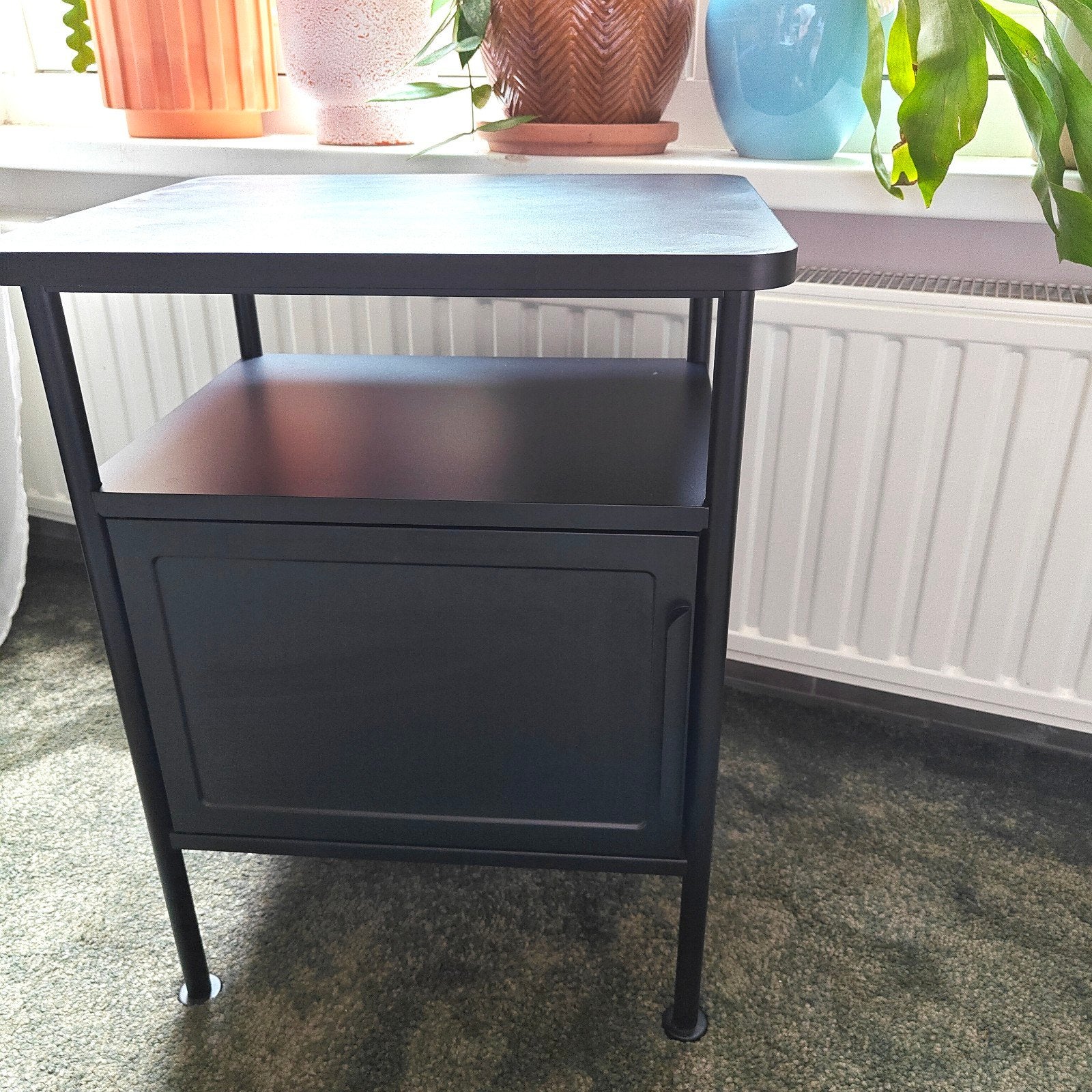 Ikea GRÅFJÄLLET nachtkastje zwart, Huis en Inrichting, Slaapkamer | Nachtkastjes, Ophalen, Zo goed als nieuw, Minder dan 45 cm