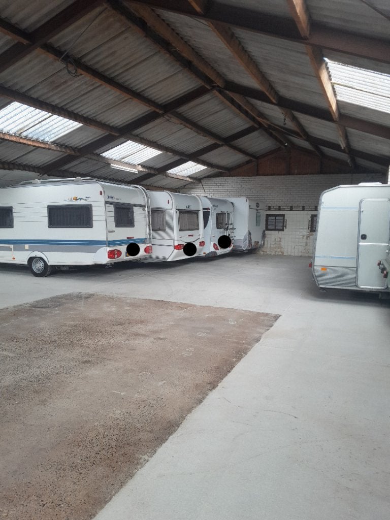 caravanstalling, Caravans en Kamperen