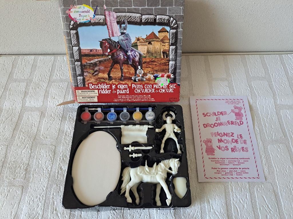 Beschilder je eigen ridder en paard, aardewerk 24.5x22x5.5cm, Ophalen of Verzenden, Nieuw, Knutselen