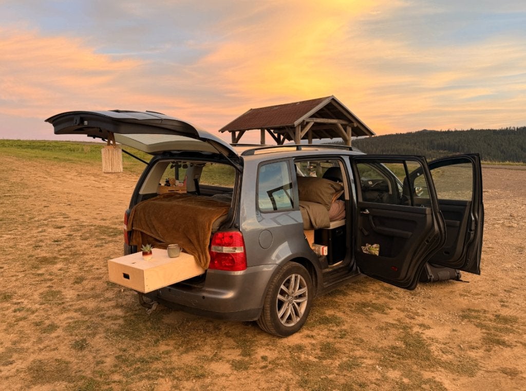 Volkswagen Touran 1.6 Mini Camper | 2 personen | 190 cm bed, Auto's, 1402 kg, 4 cilinders, Handgeschakeld, Particulier