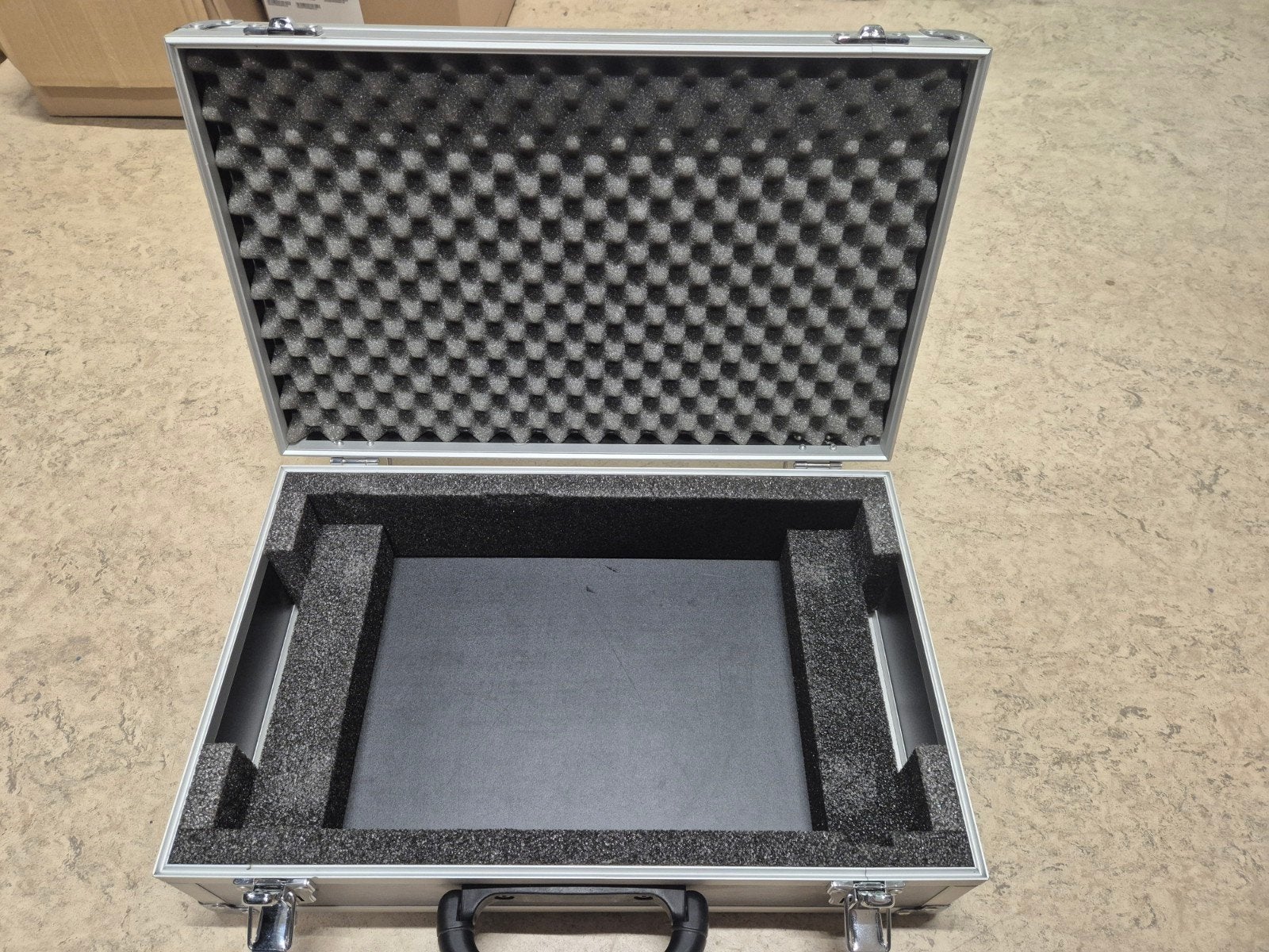 Flightcase met schuiminterieur, Muziek en Instrumenten, Behuizingen en Koffers, Ophalen of Verzenden, Zo goed als nieuw, Overige instrumenten