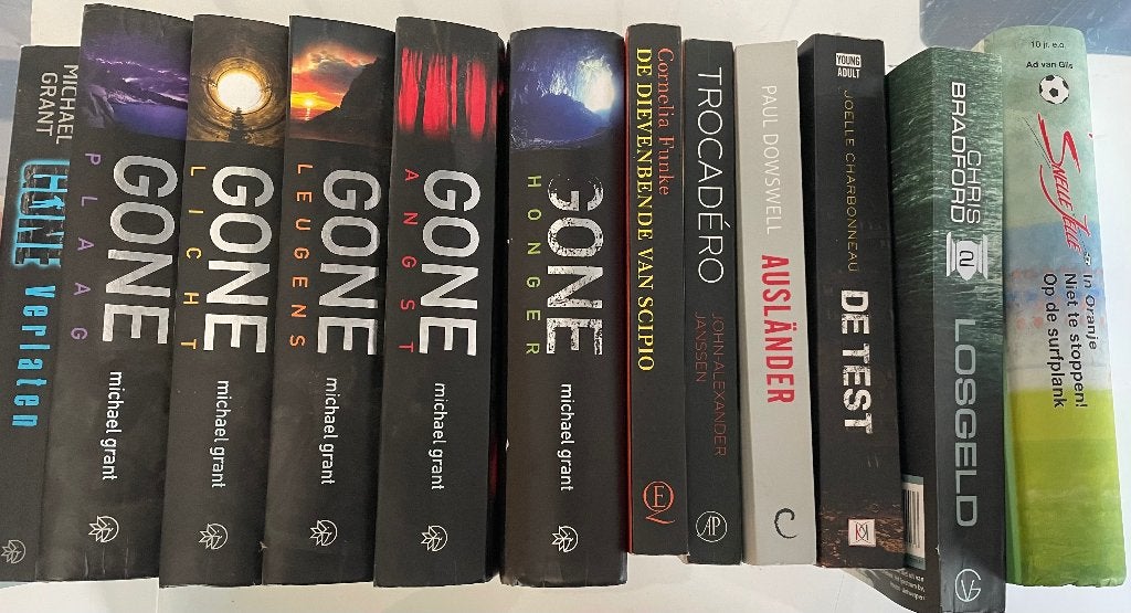 Young adult boeken gone, Michael Grant, Fictie, Ophalen, Gelezen