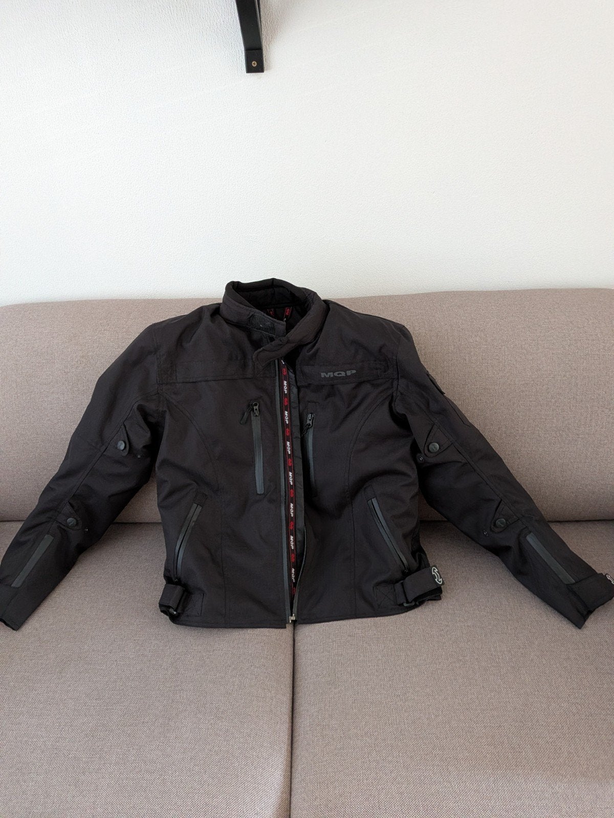 MQP Motorjas Maat M - Zwart Textiel, Motoren, Kleding | Motorkleding, Ophalen, Jas | textiel, Heren, MQP