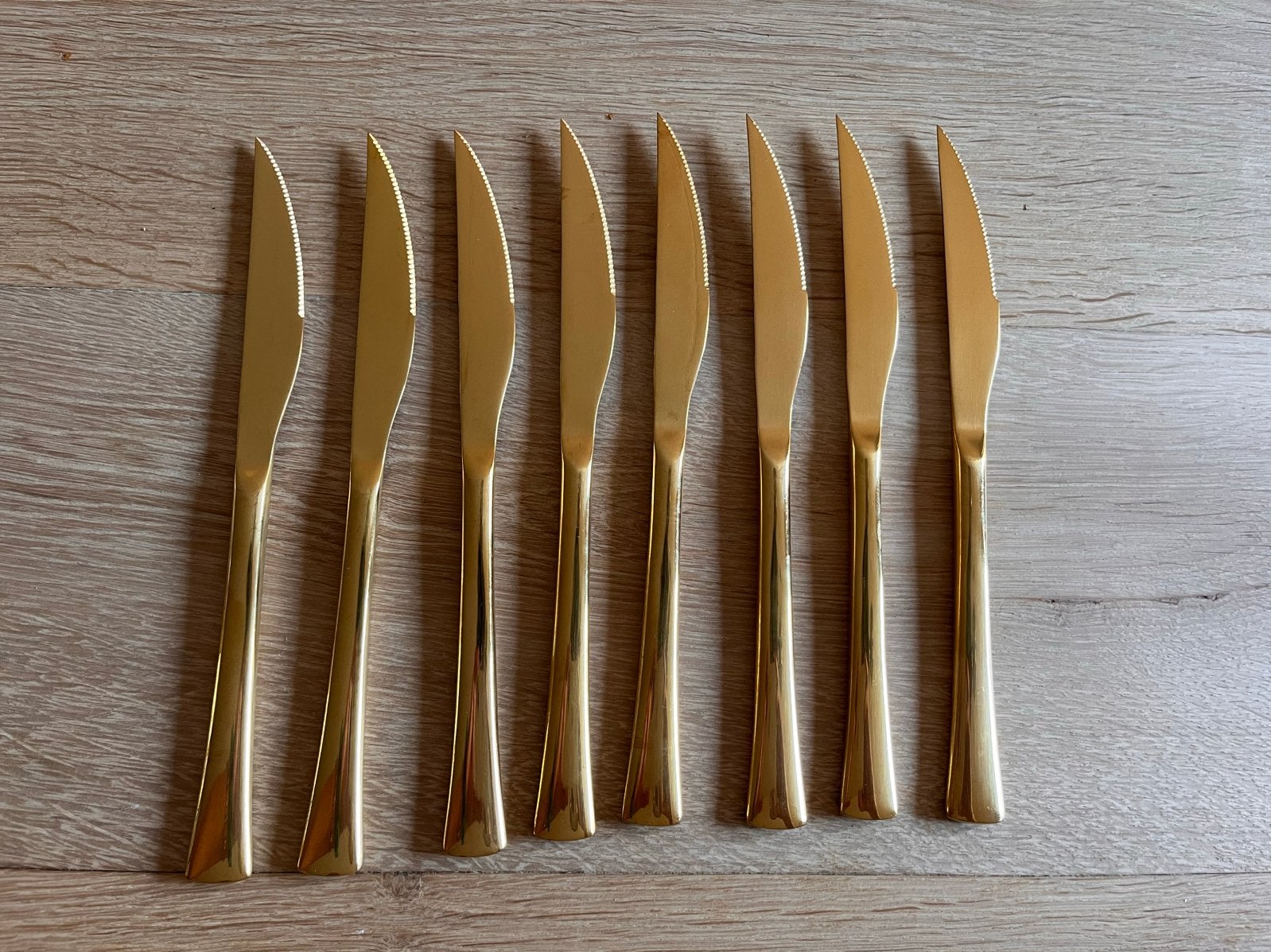 Gouden Eetmessen Set - 8 Stuks Steakmessen NIEUW, Los bestek, Nieuw, Ophalen of Verzenden, Rvs of Chroom