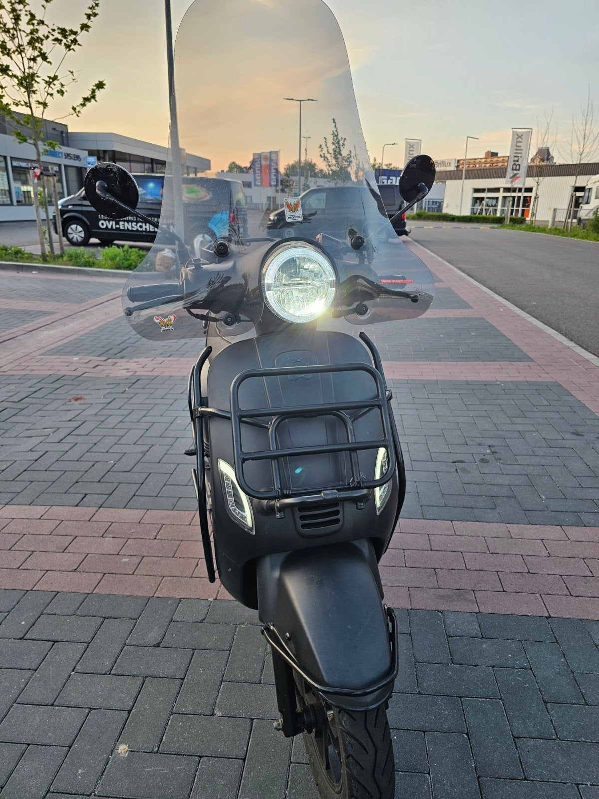 AGM VX50i 2021 - Goed onderhouden met alarm en LED, Ophalen of Verzenden