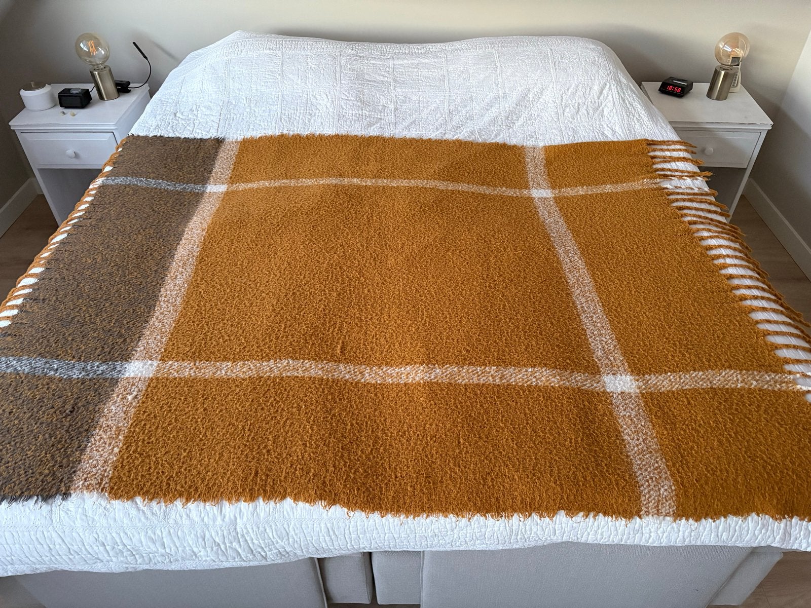 Gezellige Plaid Okergeel met Ruitpatroon 165x130 cm, Huis en Inrichting, Geel, Met franjes/kwastjes, Ophalen of Verzenden, Zo goed als nieuw