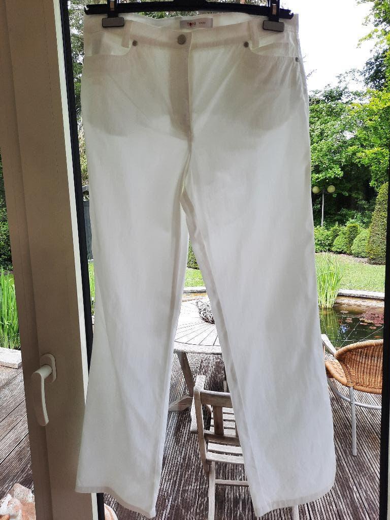 Knappe broek TONI Sport - 42, Kleding | Dames, Wit, Maat 42/44 (L), Ophalen of Verzenden, Zo goed als nieuw