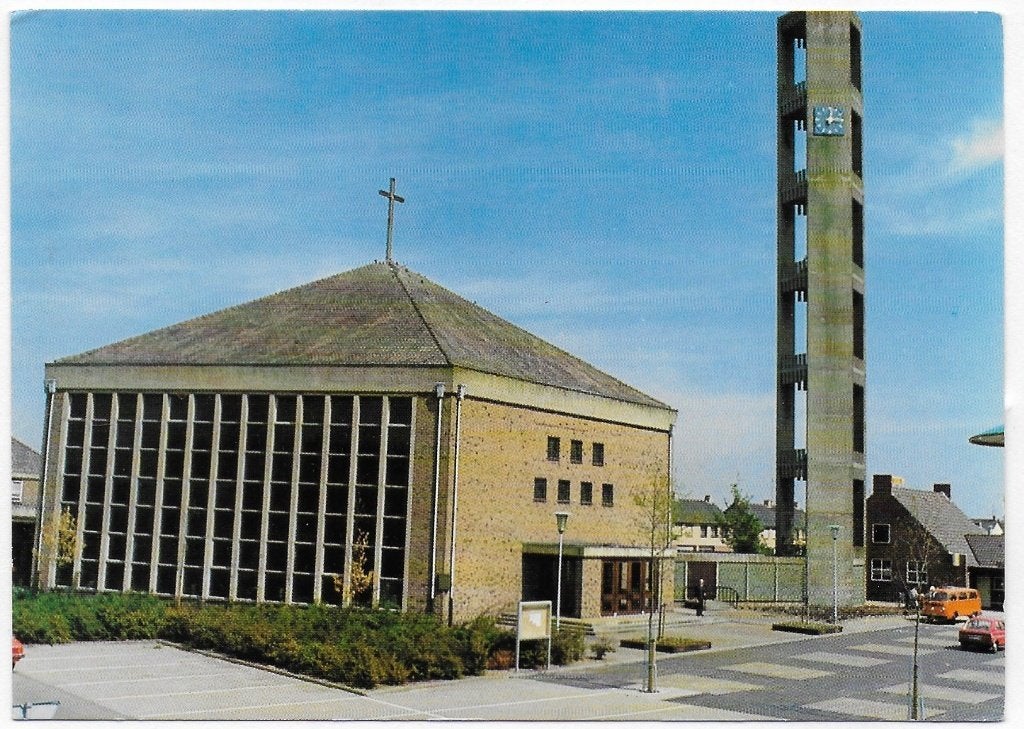 Reuver RK Kerk Fatima Gelopen Ansichtkaart ( B4305), Ophalen of Verzenden, 1980 tot heden, Gelopen