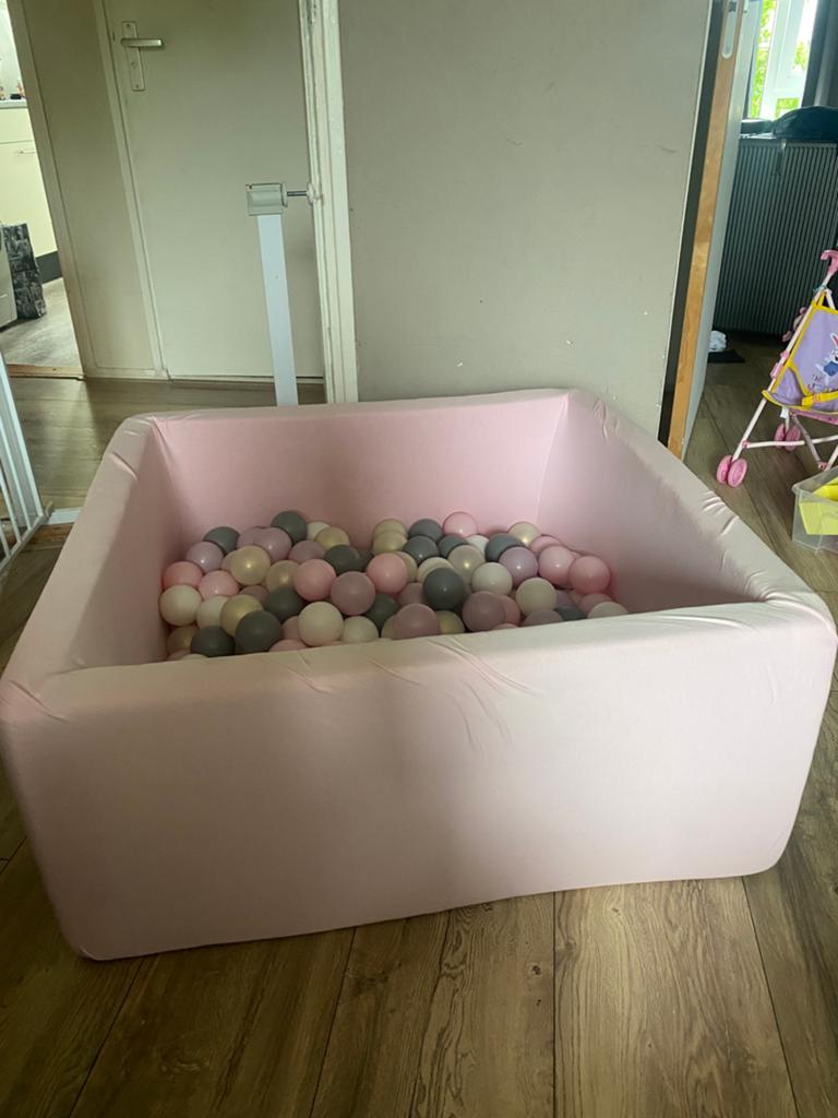 Roze ballenbak 90x90x40 met ballen, Ophalen, Gebruikt, Overige typen