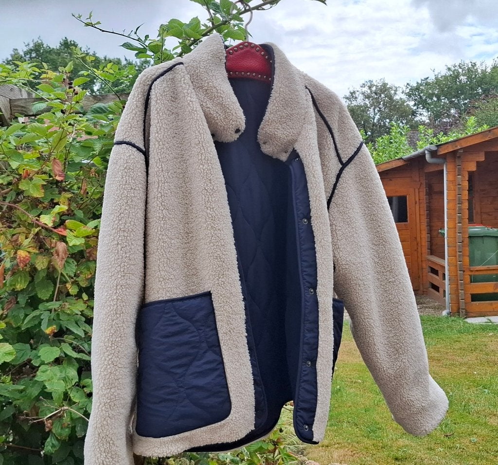 Winterjas, aan 2 kanten te dragen, donkerblauw/beige, Kleding | Dames, Ophalen, Meerkleurig, Maat 42/44 (L), Zo goed als nieuw