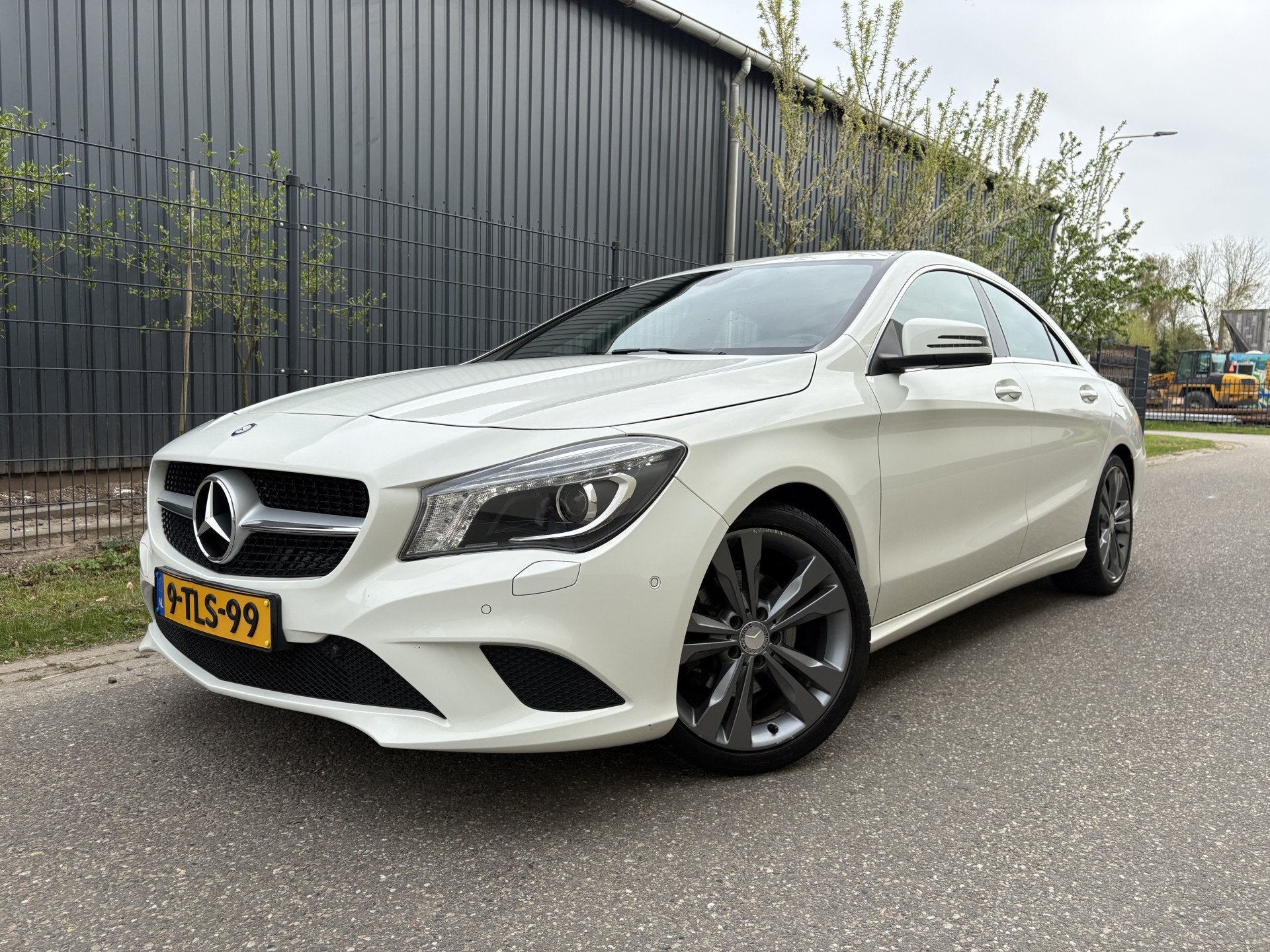 Mercedes-Benz CLA-Klasse 180 Edition 1 / NAVI / CRUISE / AIR, Voorwielaandrijving, CLA, Gebruikt, 4 cilinders