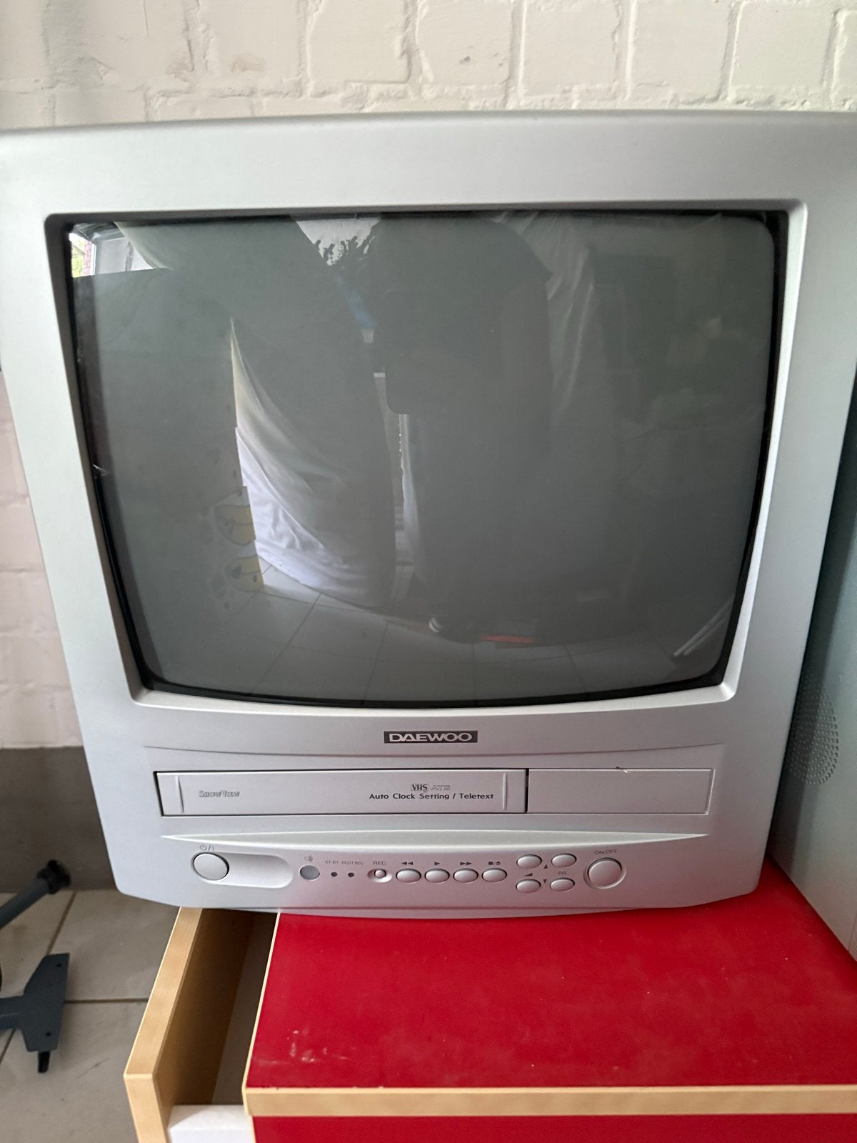 Daewoo TV met ingebouwde VHS-speler, Ophalen of Verzenden, Gebruikt