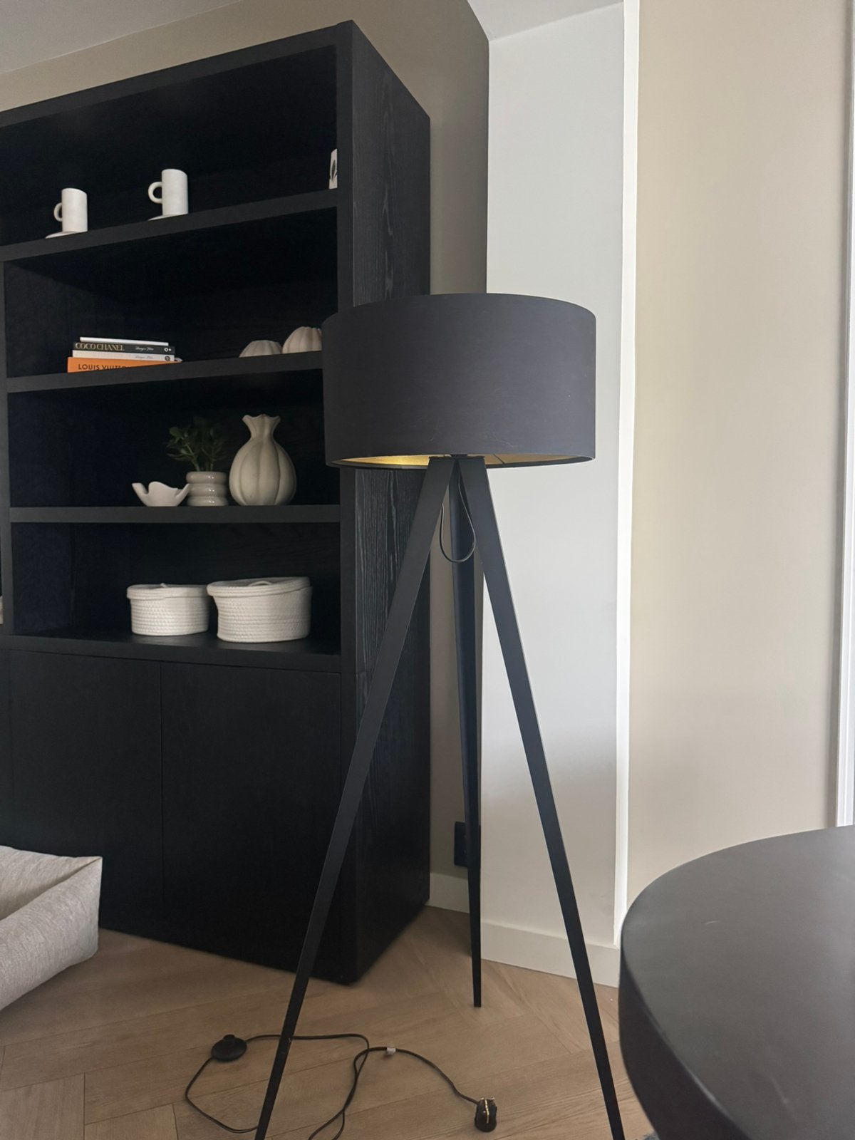 Vloerlamp zwart met kap zwart en gouden binnenkant, Ophalen, Zo goed als nieuw, 150 tot 200 cm