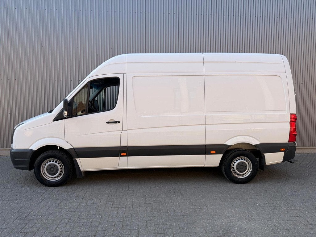 Volkswagen Crafter 50 2.0 TDI L2H1|Cruise control|Trekhaak|C, 13 km/l, Achterwielaandrijving, Gebruikt, 4 cilinders