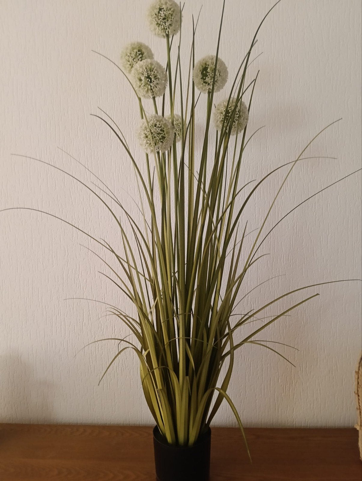 kunstplant van een Allium (sierui) in gras 120cm hoog, Binnen, Gebruikt, Kunstplant, Meerkleurig