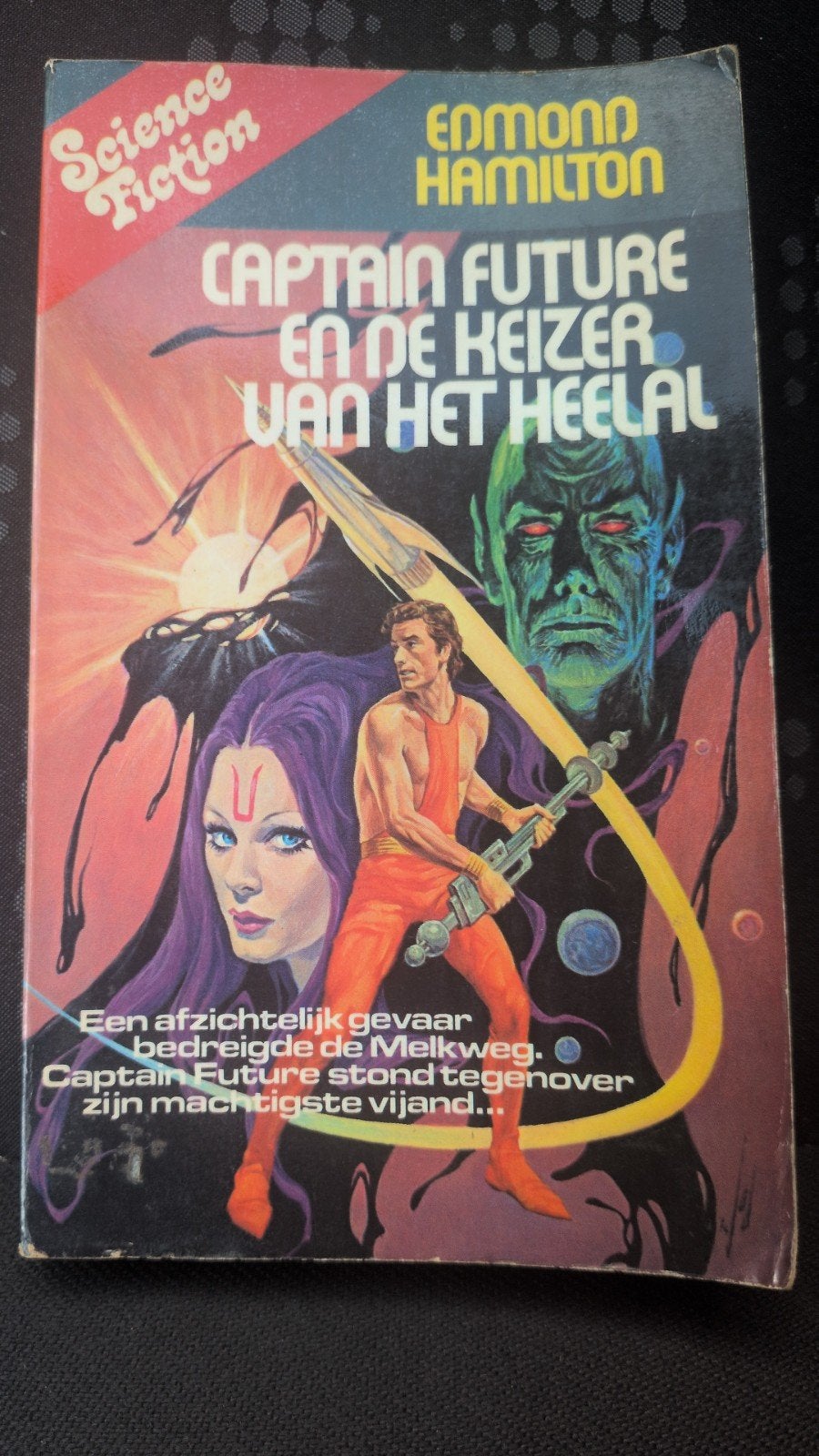 Captain Future en de Keizer van het Heelal - Edmond Hamilton, Ophalen of Verzenden, Gelezen, Edmond Hamilton