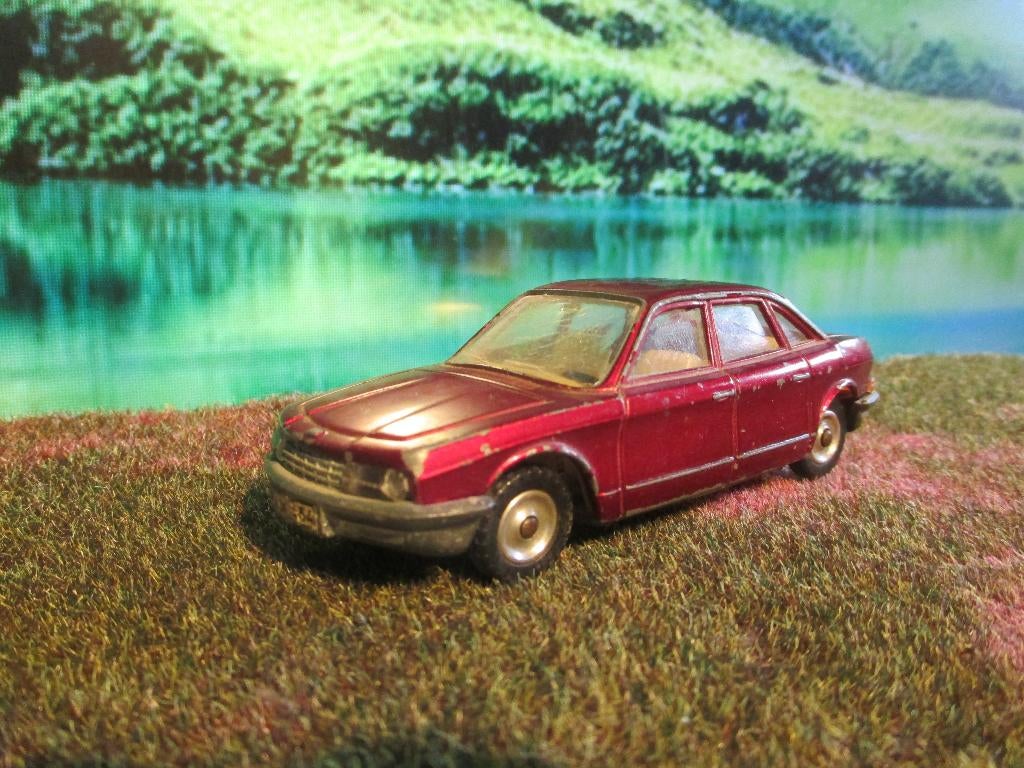 1/43 NSU RO80 - Dinky Toys metallic-rood, Ophalen of Verzenden, Nieuw, Auto, Overige merken