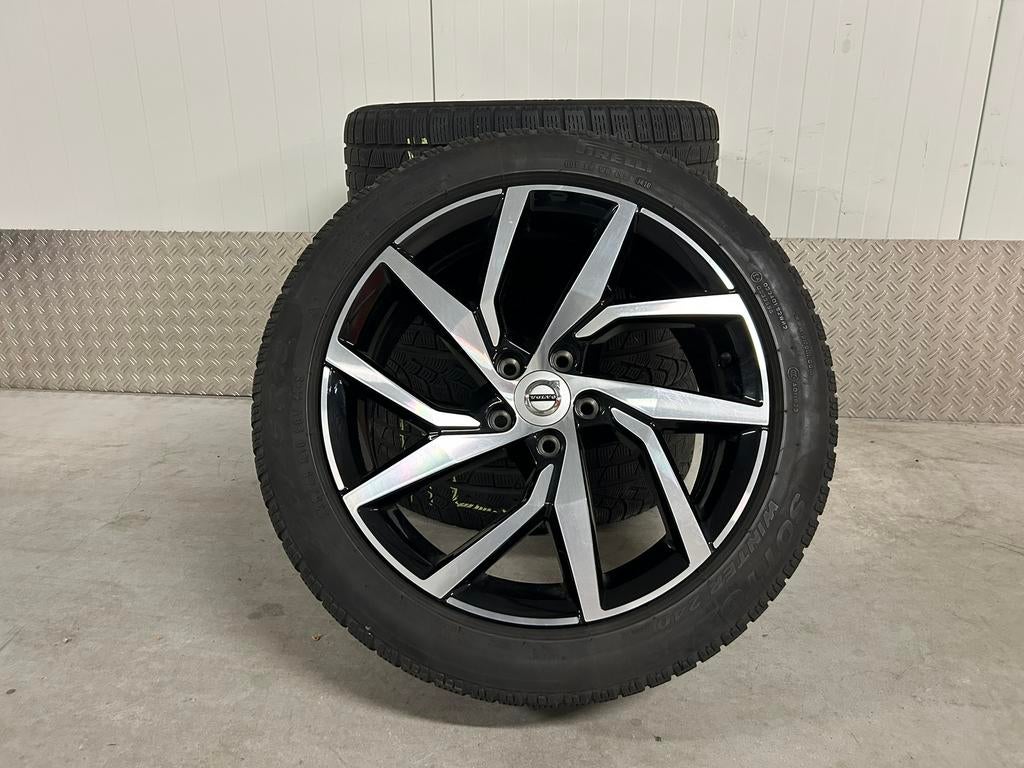 Volvo S60 V60 18 inch origineel 5x108 Pirelli winter 2020, Ophalen, 18 inch, Gebruikt, Banden en Velgen
