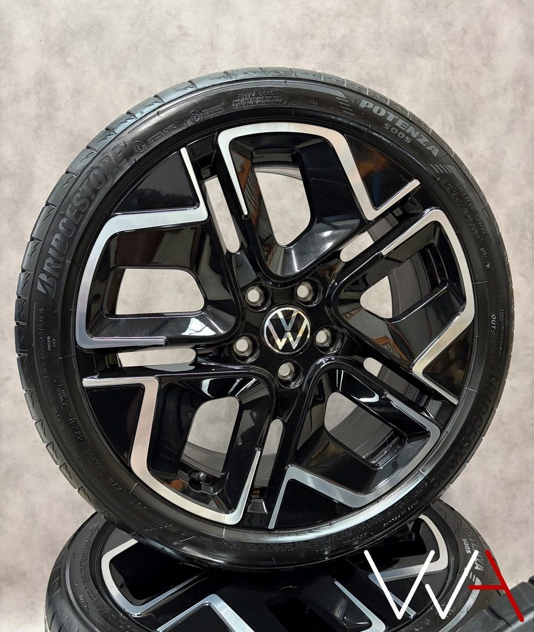18'' Volkswagen Golf 8 Facelift R-Line ''York'' velgen NIEUW, Auto-onderdelen, 18 inch, -, -, Banden en Velgen