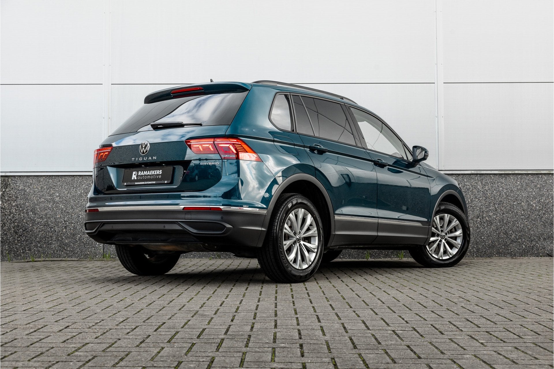 Foto 2 van Volkswagen Tiguan 1.4 TSI eHybrid Leder / 360 camera / Elekt