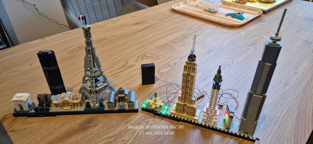 LEGO Architecture Parijs & New York City met verlichting, Ophalen of Verzenden, Zo goed als nieuw