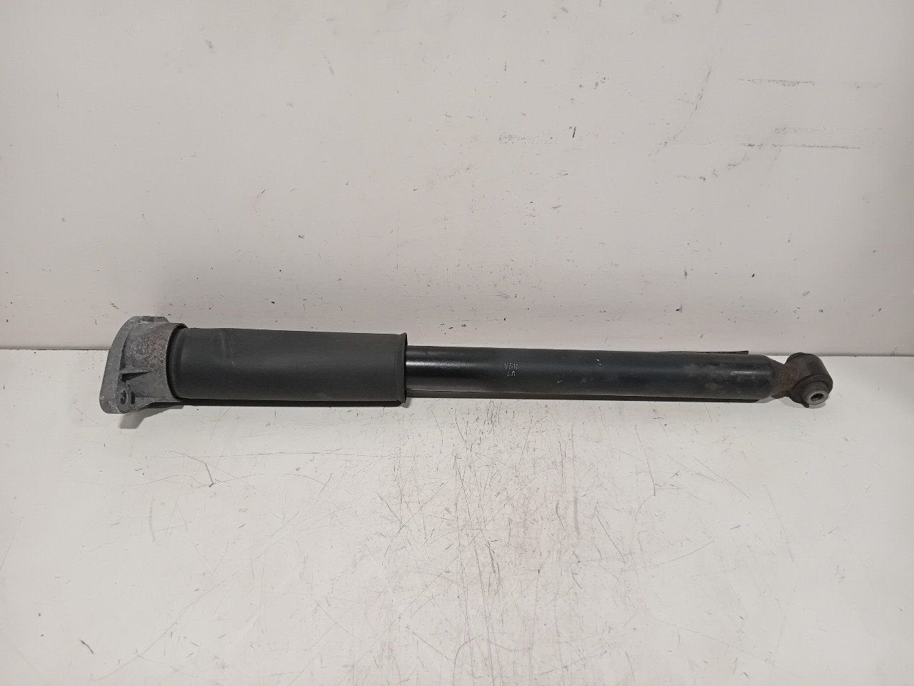 Schokbreker links achter Mercedes-Benz C-Klasse, Onderdelen@venauto.nl, Van der Ven Autorecycling B.V., Gebruikt, Ettenseweg 76, 4706 PB Roosendaal, The Netherlands