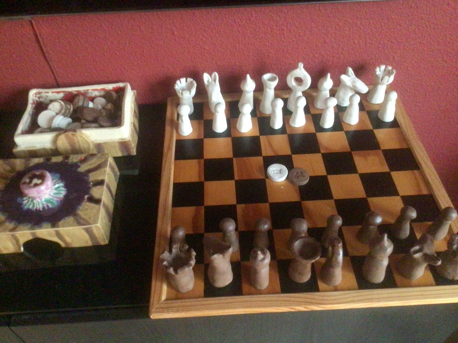 Handgemaakt keramiek schaak- en dambord met opbergdoos, Een of twee spelers, Ophalen, Zo goed als nieuw