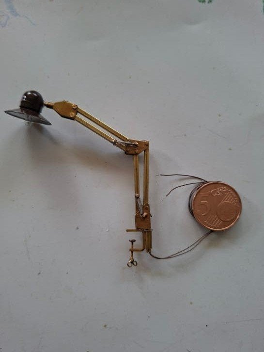 Bureaulamp schaal 1op12, poppenhuis UNICUM., Ophalen of Verzenden, Nieuw, Poppenhuis