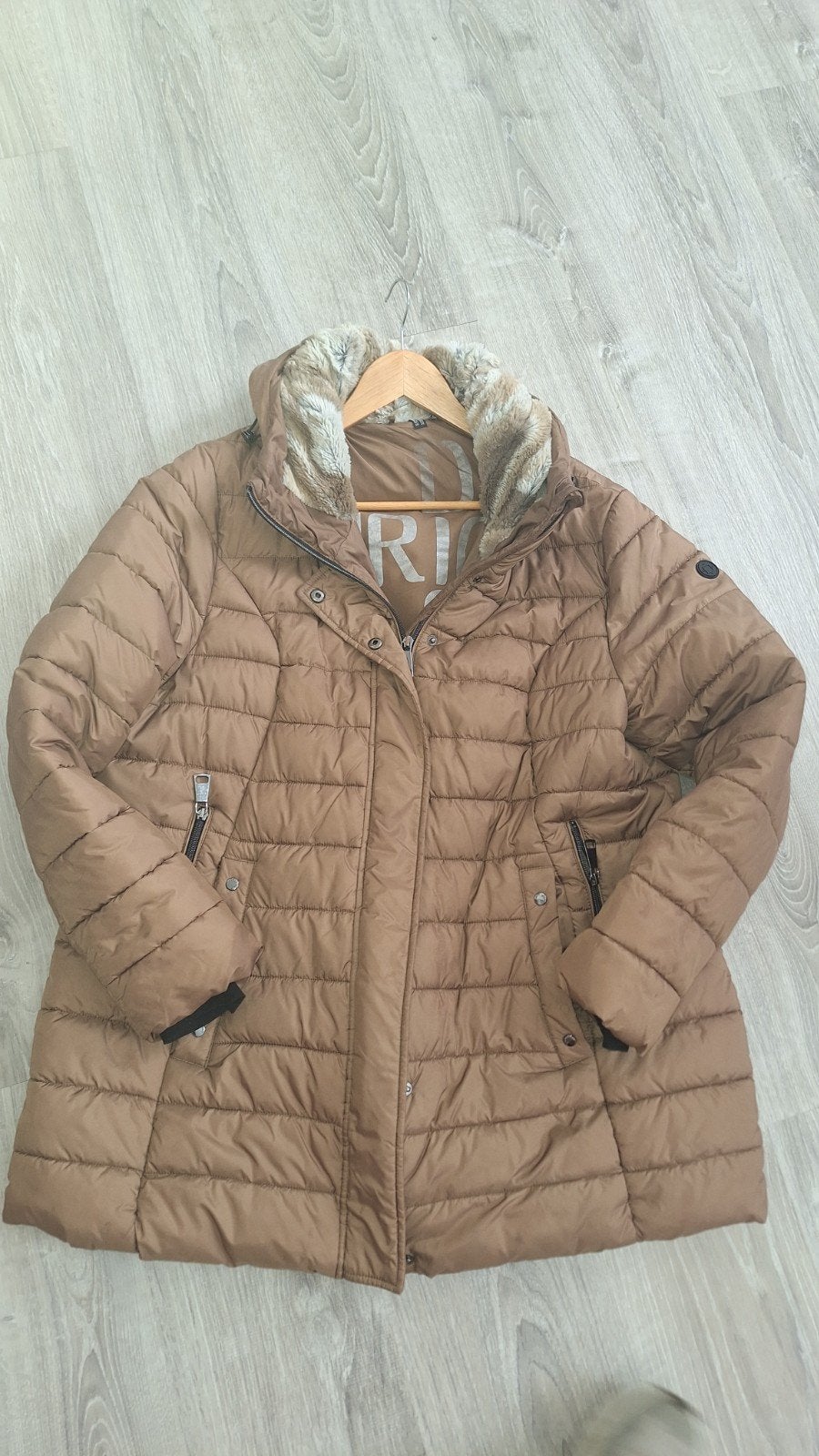 Mooie zgan nette dames winterjas 48 ( xxl), Kleding | Dames, Jassen | Winter, Ophalen of Verzenden, Zo goed als nieuw, Maat 46/48 (XL) of groter