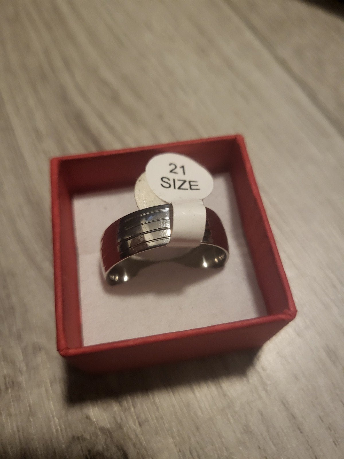 Nieuwe zilverkleurige ring, maat 21, 20 of groter, IJzer of Staal, Nieuw, Ophalen of Verzenden