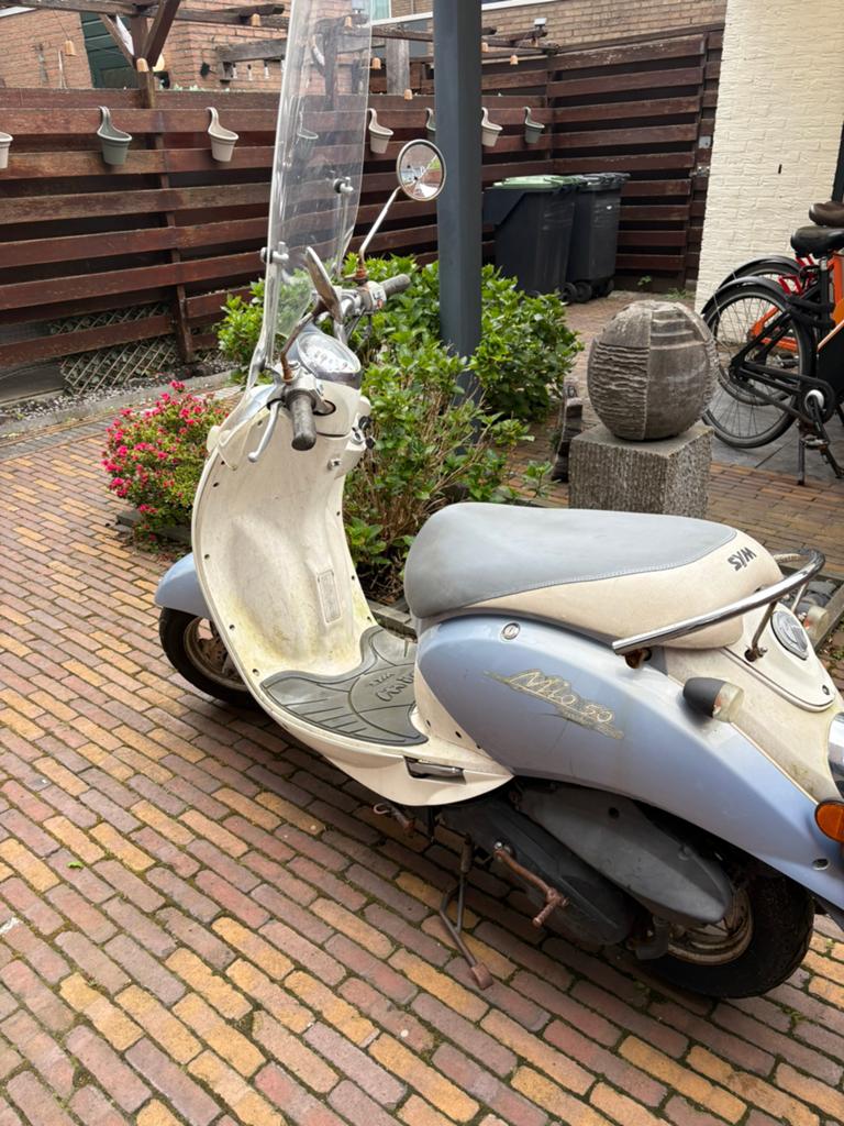 Bieden !!, Fietsen en Brommers, Scooters | SYM, Ophalen, Zo goed als nieuw, Benzine, Mio