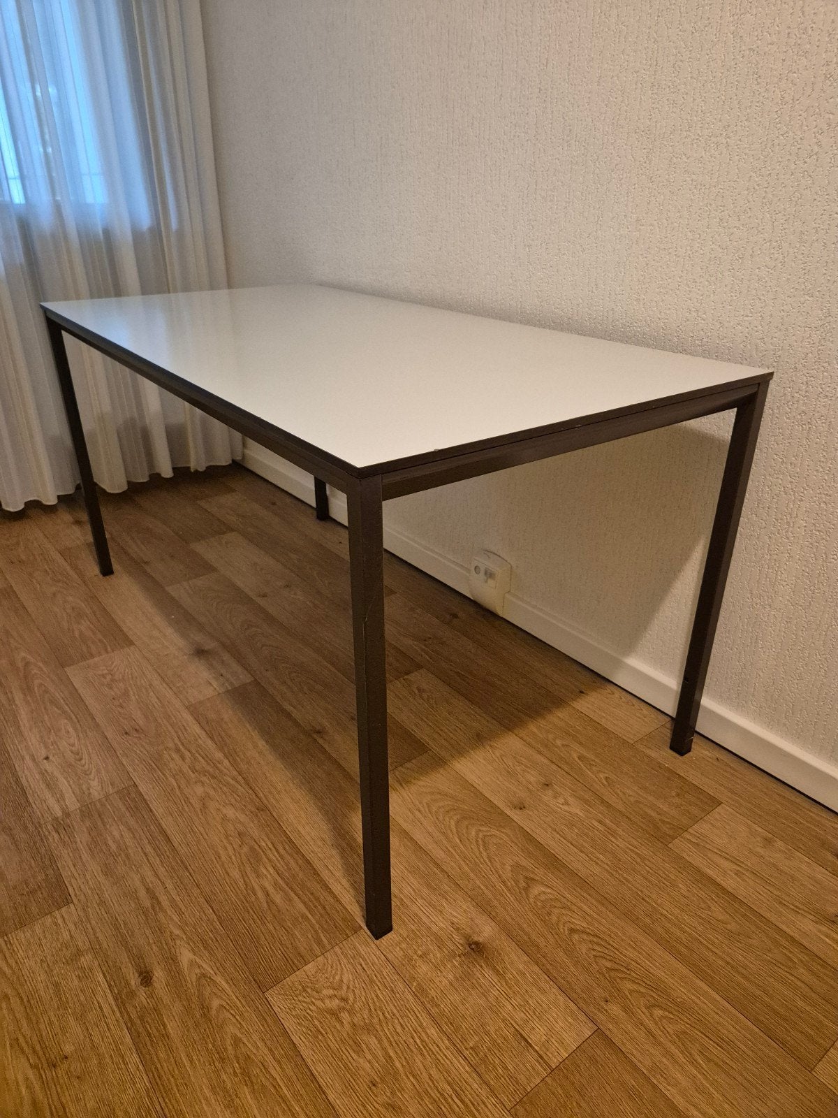 Van Gispen tafel - Wit blad, metalen onderstel, Ophalen, Gebruikt, 100 tot 150 cm, Overige materialen