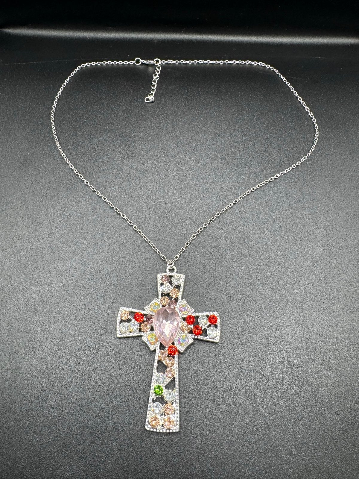 Kruis Ketting met Strass Stenen - Elegant & Sprankelend, Verzenden, Nieuw, Zilver, Overige materialen