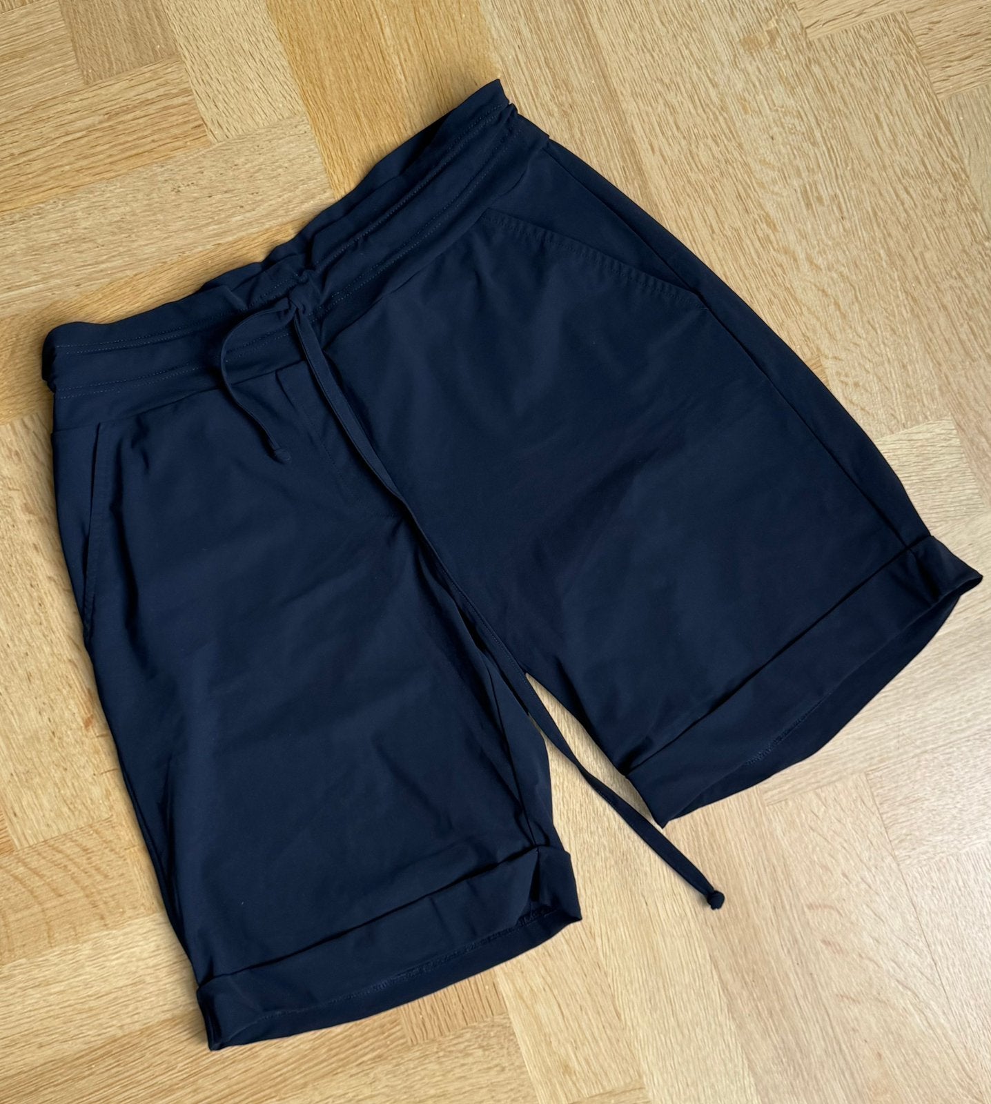Studio Anneloes City Bermuda - Dark Blue (M), Kleding | Dames, Broeken en Pantalons, Maat 38/40 (M), Kort, Blauw, Ophalen of Verzenden