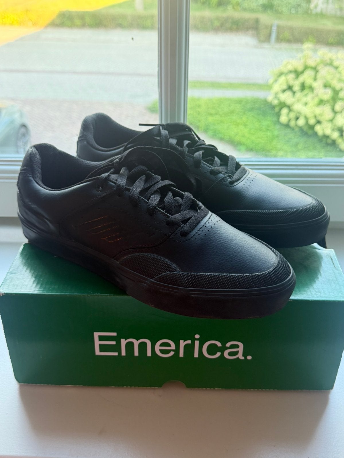 Emerica schoenen – maat 42, Verzenden, Zo goed als nieuw, Zwart