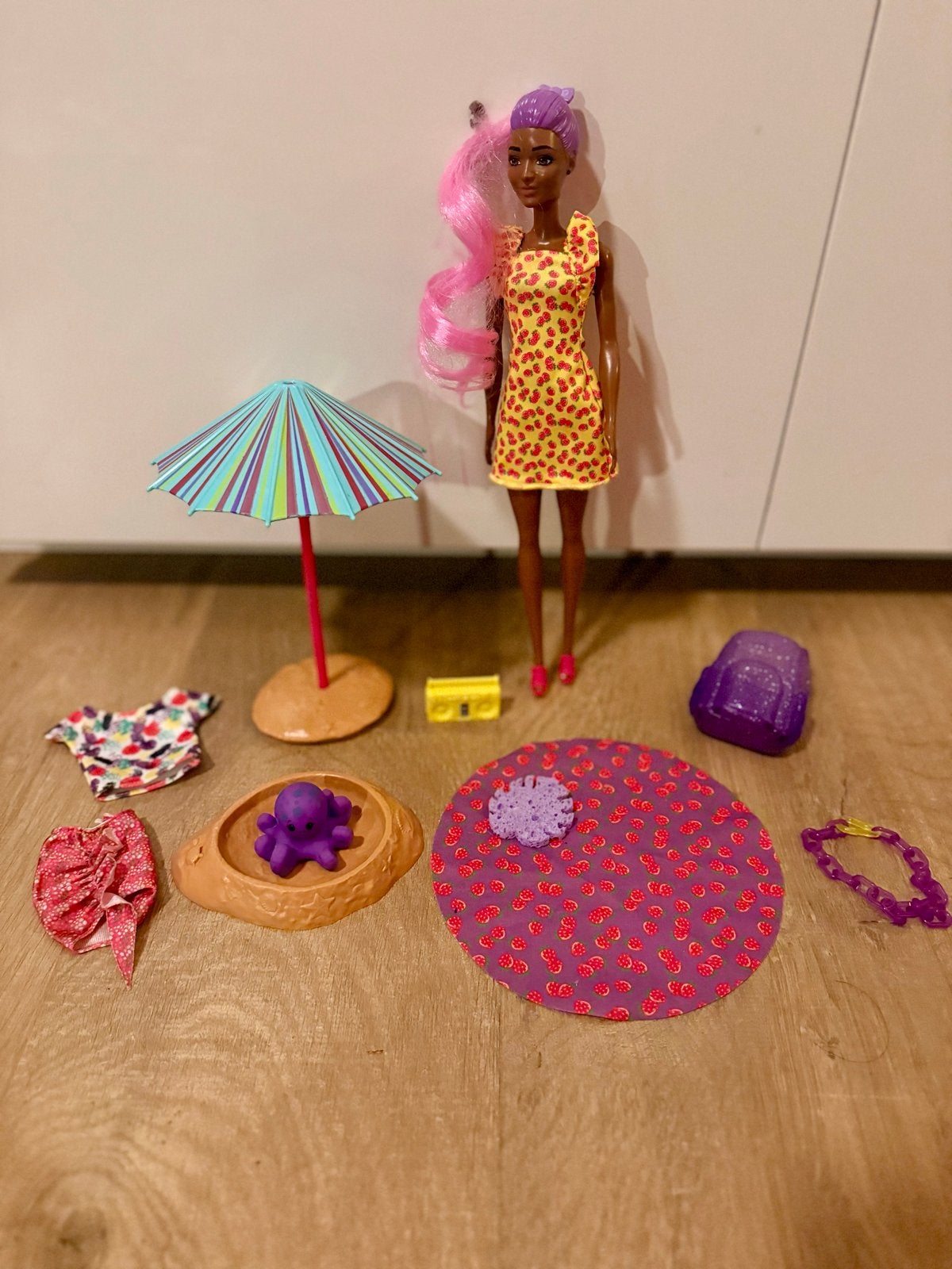 Barbie Color Reveal Foam Strawberry GTN18 - Uitgebreide set, Ophalen of Verzenden, Zo goed als nieuw, Barbie
