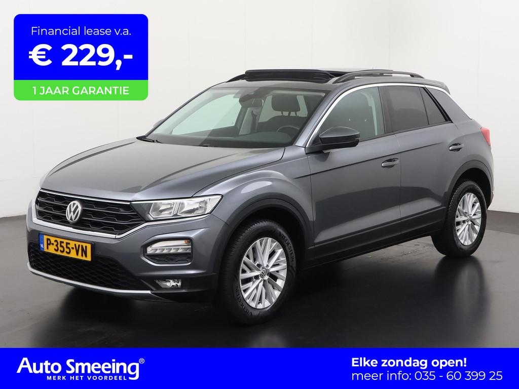 Volkswagen T-Roc 1.0 TSI Style | Panoramadak | Active Info D, Voorwielaandrijving, 12 maanden, Stof, Gebruikt