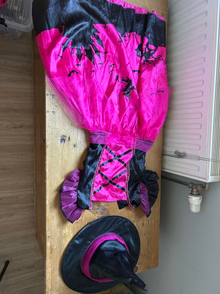 Heksenjurk met hoed - Roze/Zwart Halloween Kostuum, Ophalen of Verzenden, Gebruikt, 146 t/m 152, Meisje