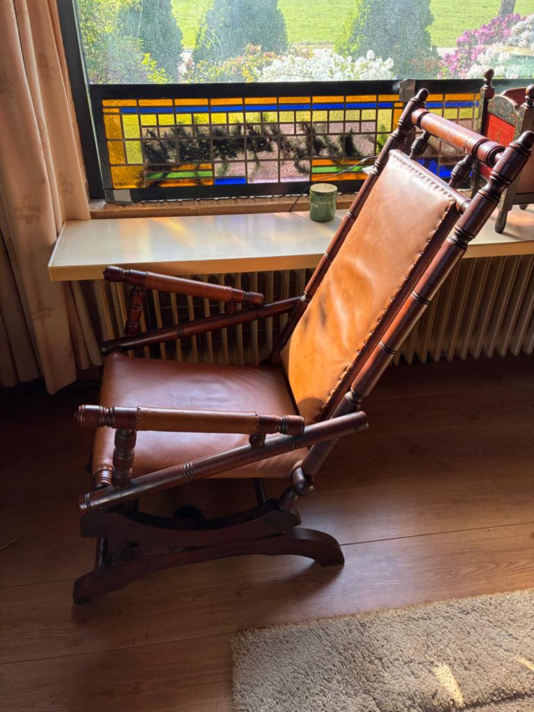Antieke Schommelstoel met Lederen Bekleding, Ophalen