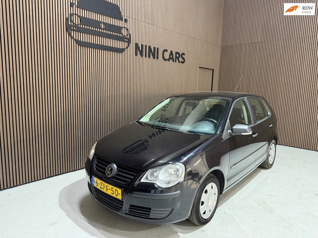 Volkswagen Polo 1.2 Trendline Airco ijskoud, Voorwielaandrijving, 989 kg, 1198 cc, Zwart