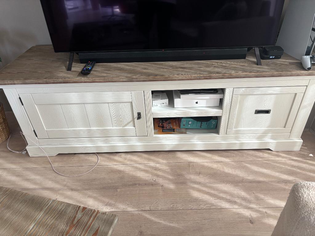 Tv meubel, Huis en Inrichting, Kasten | Televisiemeubels, Ophalen, 150 tot 200 cm, Massief grenen wit met licht bovenblad, Zo goed als nieuw