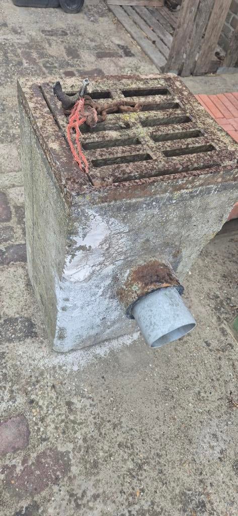 Afvoerput / Kolk / Straatkolk / Erfkolk, Doe-het-zelf en Verbouw, Buizen en Afvoer, Ophalen, Gebruikt, Minder dan 2 meter, 80 mm of meer