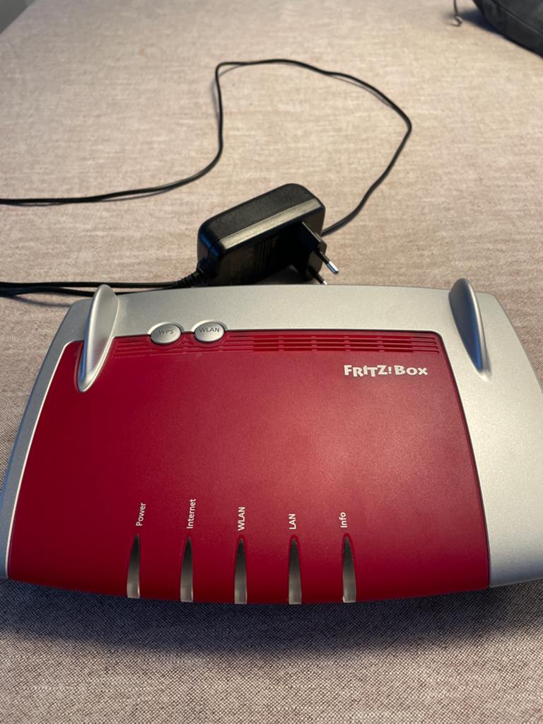 FRITZ!Box 4040 Modem Router - Zo goed als nieuw, Ophalen of Verzenden, Zo goed als nieuw, Router met modem
