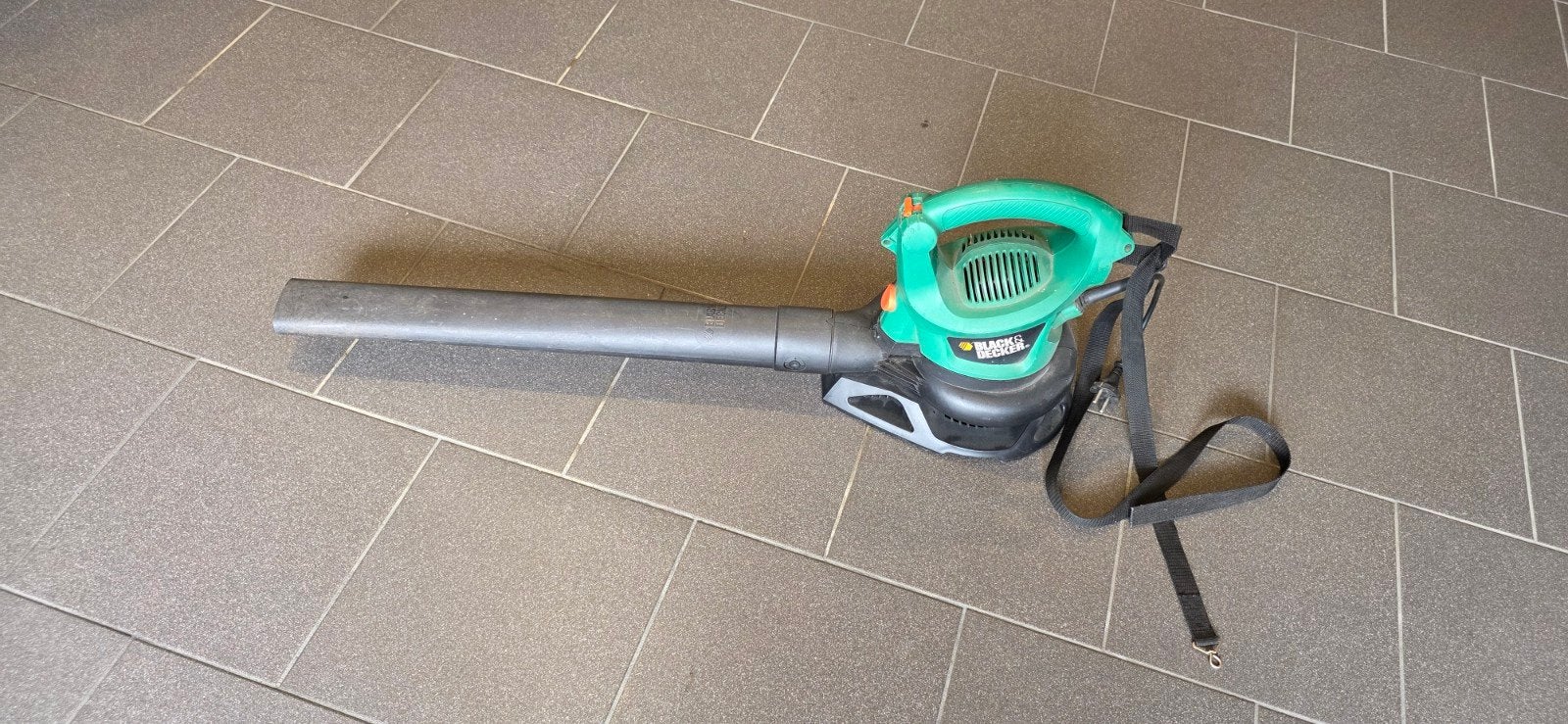 Black+Decker GW370 Bladblazer 2000W, Tuin en Terras, Bladblazers, Gebruikt, Ophalen of Verzenden, Elektrisch, Black+Decker